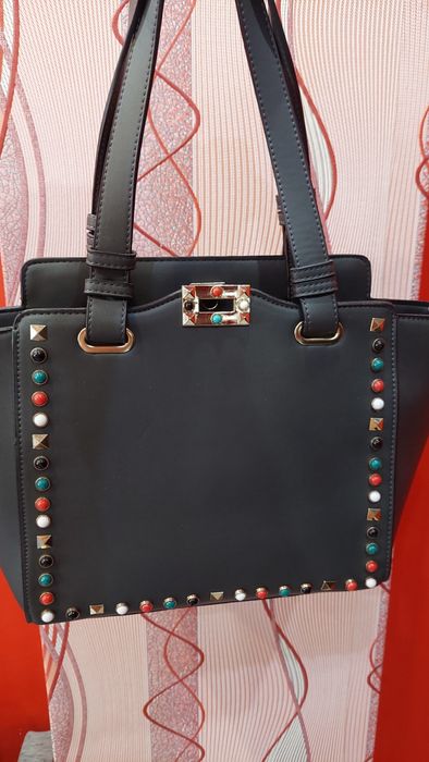 Продавам дамска чанта