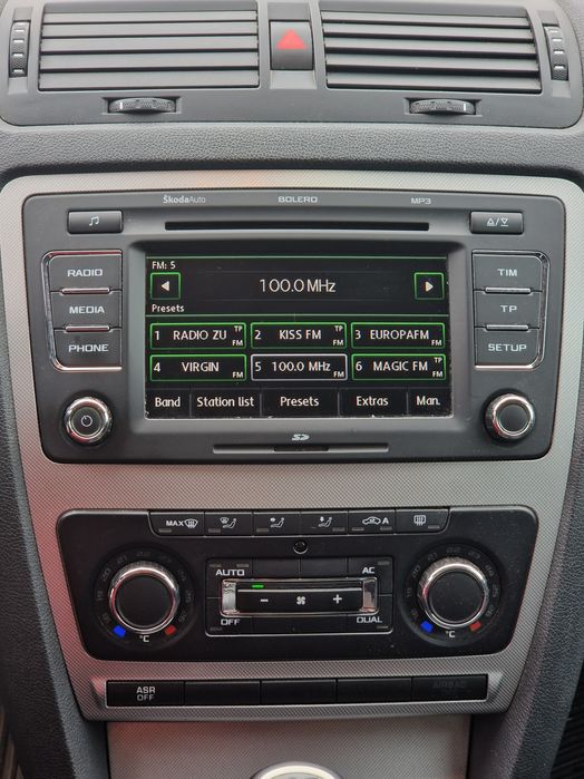 Vând skoda octavia 2 facelit 1.4 tsi  2011