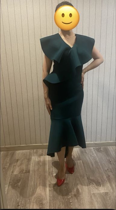 Продам красивое изумрудное платье