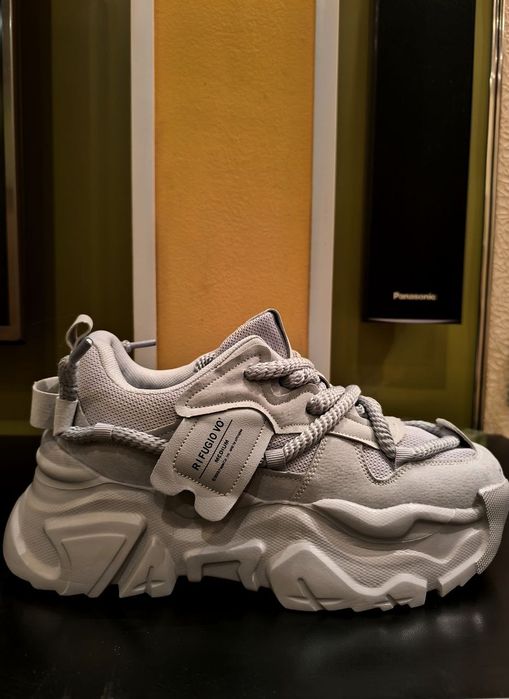 Шикарные и хайповые кроссы!