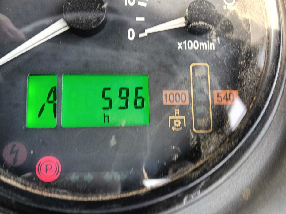 Tractor marca BELARUS 820