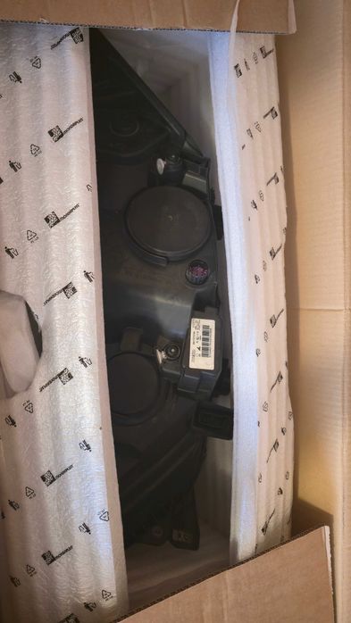 Оригинален десен фар за IVECO Daily 2017г