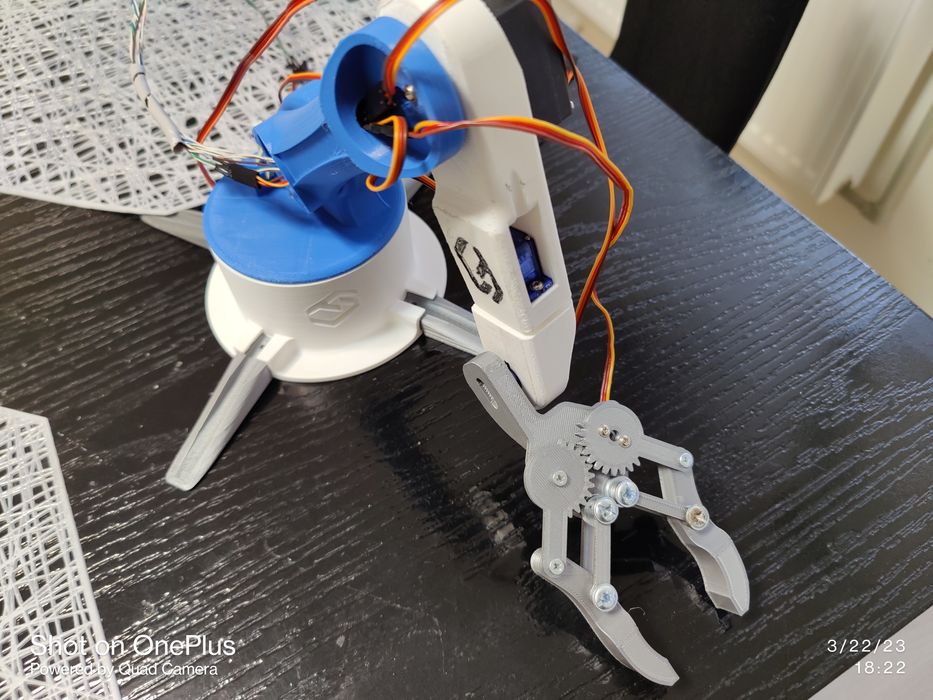 Brat robotic proiect arduino