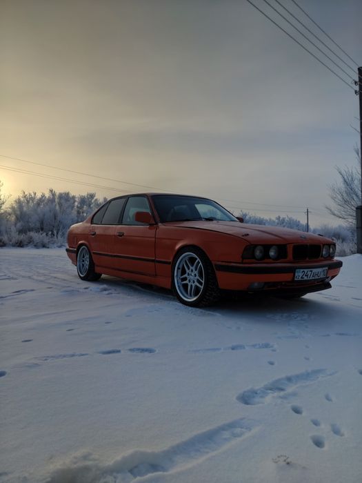 Продам  BMW E34 525