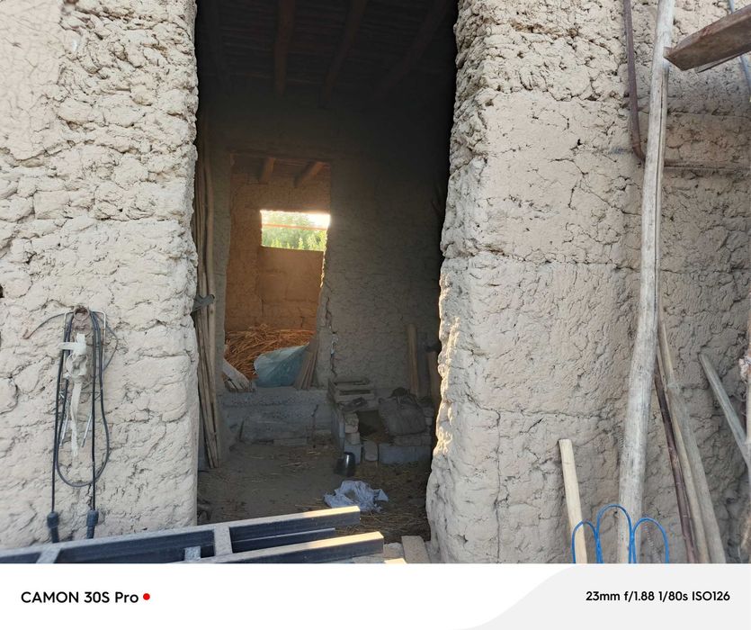 Toshkent viloyati Yangiyoʻl tumanida uyni yarmi sotiladi 4sotx