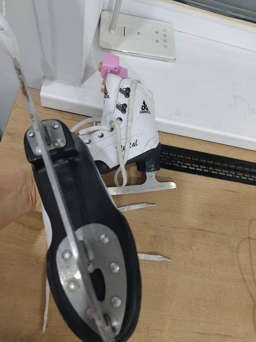 Продам коньки для девочки