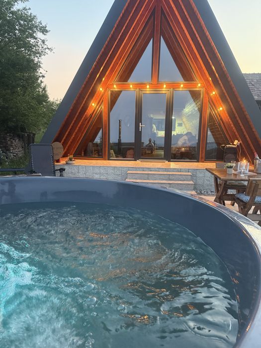 Cabană A frame cu ciubar de închiriat