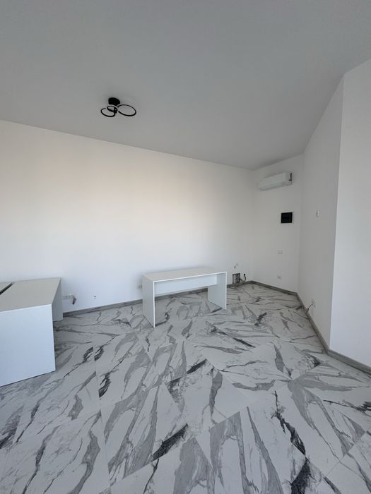 Inchiriez spatiu  comercial