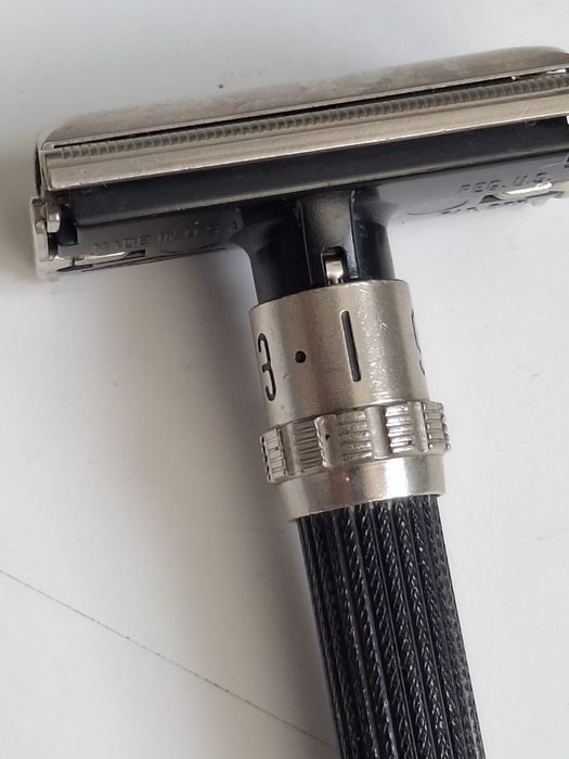 Aparat ras Gilette Black Beauty