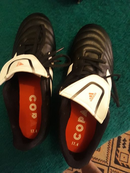 Бутонки АДИДАС .       .