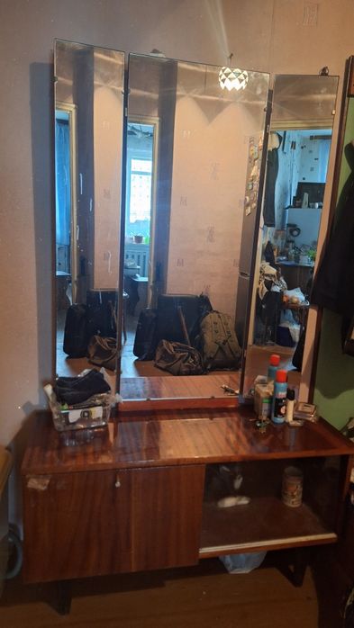 Трюмо  с зеркалами времён СССР, бесплатно