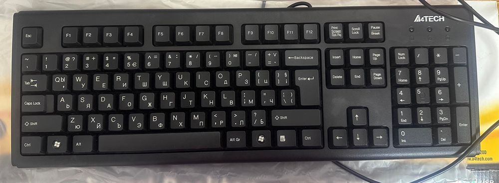 Клавиатура с  мишка черни