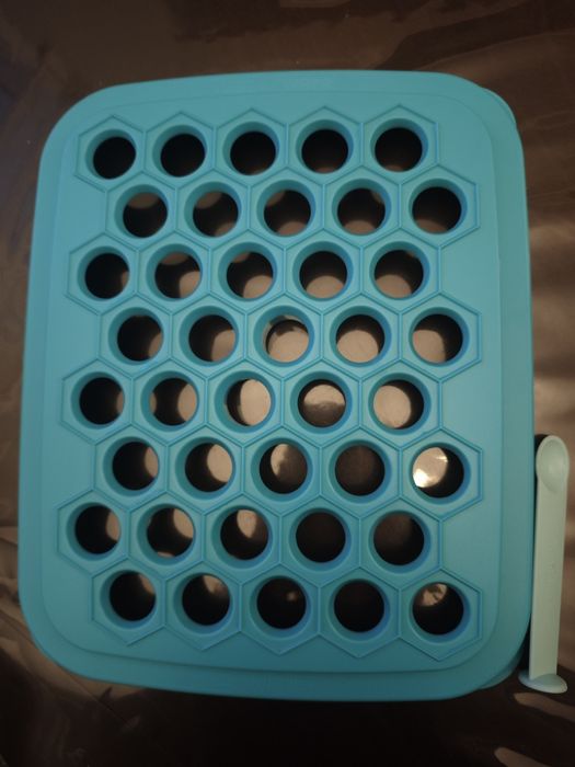 Продам пельменицу Tupperware с ложкой