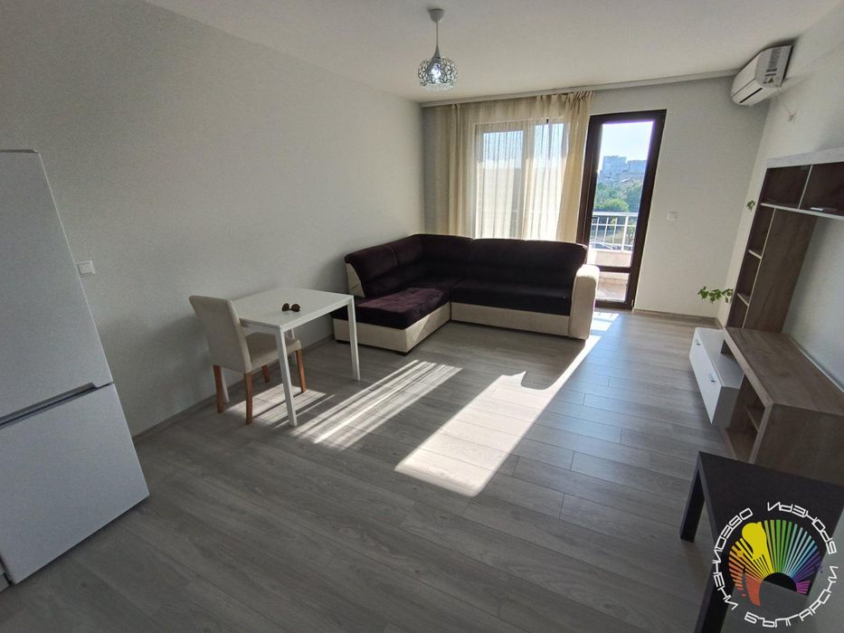 Дава се под наем Двустаен апартамент в Бургас, Изгрев - 60 кв.м за 459 € - Снимка #2