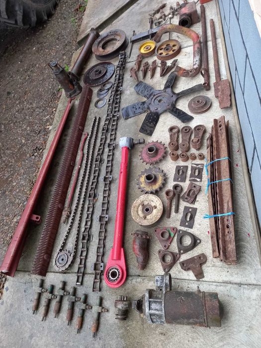 Dezmembrez heder combină vând ax l. 1,80 rulmenți oscilanți și casete.