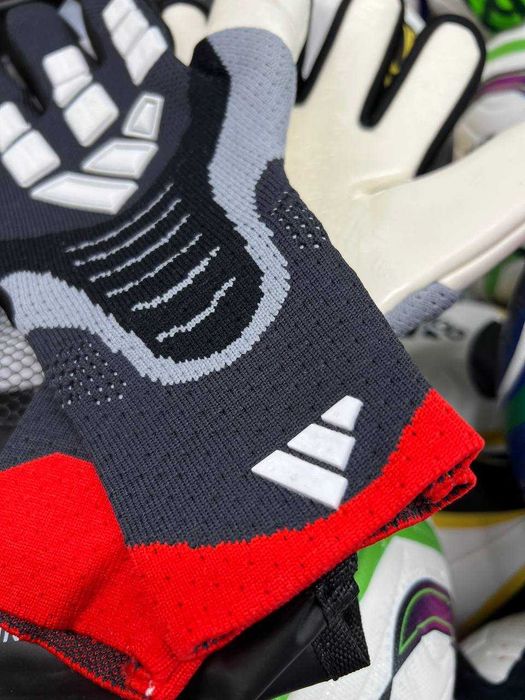 Вратарские перчатски Adidas Predator