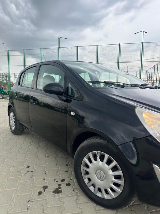 Corsa d 2011  pret negociabil