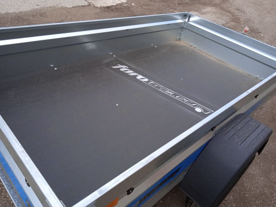 Ново  ремарке  с регистрация