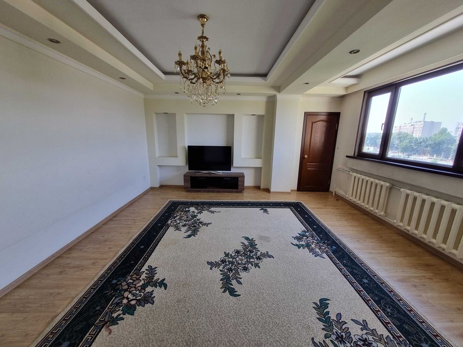 Срочно продам 3 комнат.квартиру возле Корзинка Крестик 40 лет