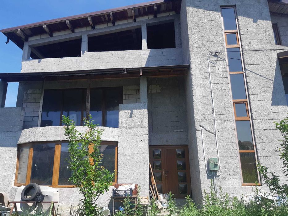 Casa cu teren in com. Bradu, sat Geamana