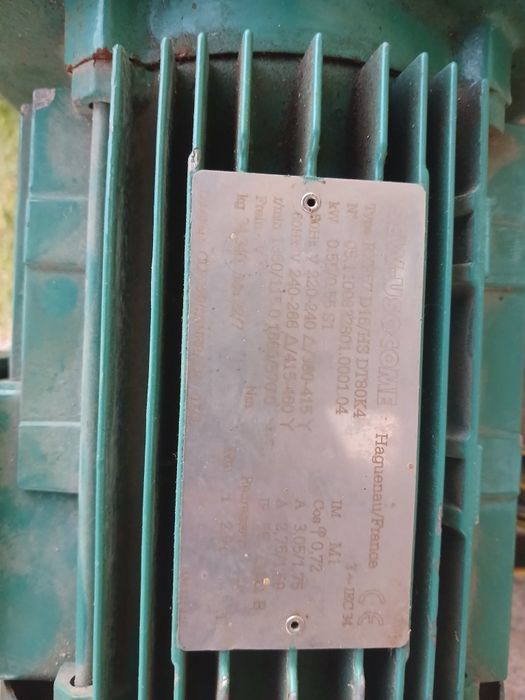 Vând motor electric cu reductor si variator de turație