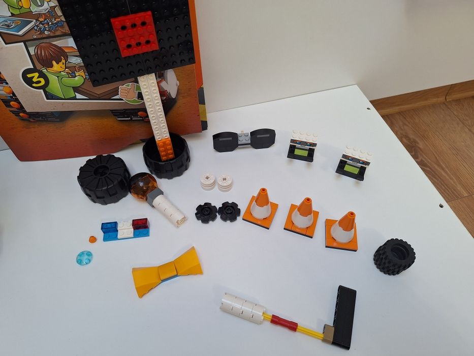 LEGO BOOST Creative Toolbox (17101) - complet