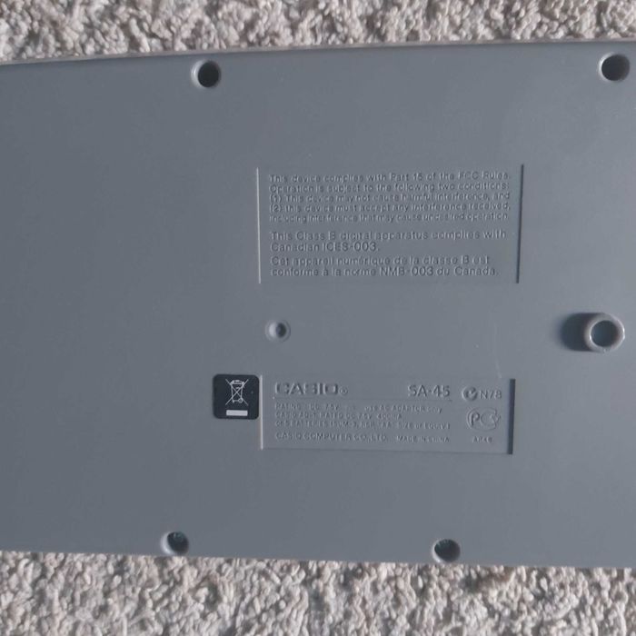 Orga Casio (pian baterii) 100 de tonuri 5 cantece demo pret negociabil