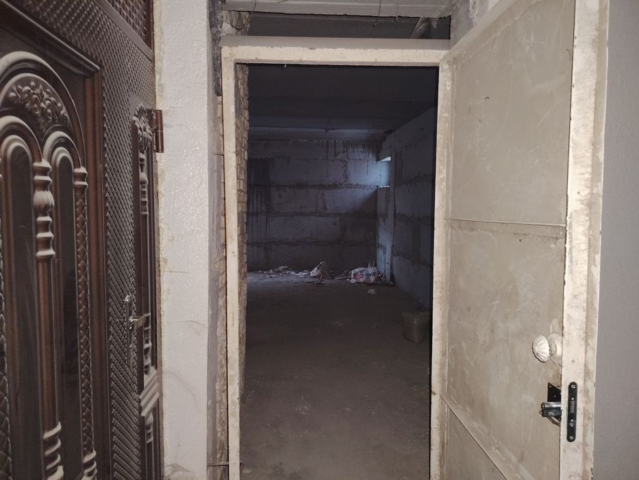 1 хоналик 42+42= 84 квадратлик дублекс квартира сотилади орентир 7 мик