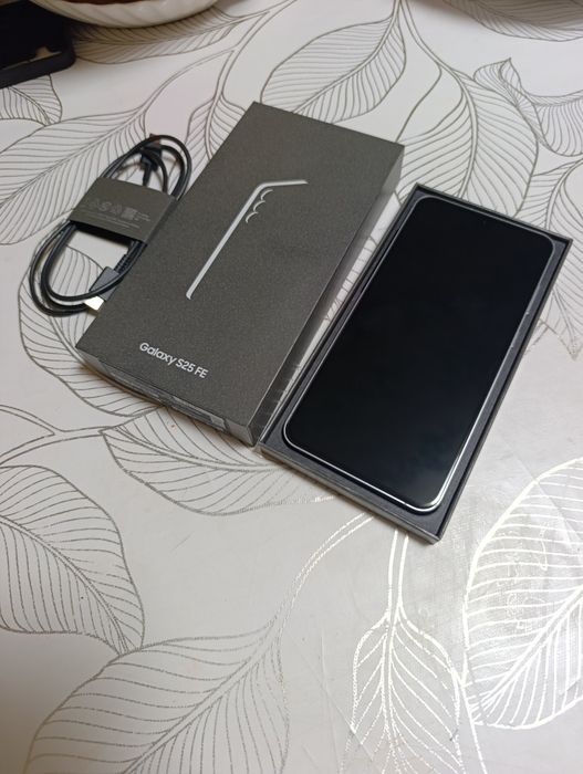 Жаңа телефон Самсунг с 25 FE