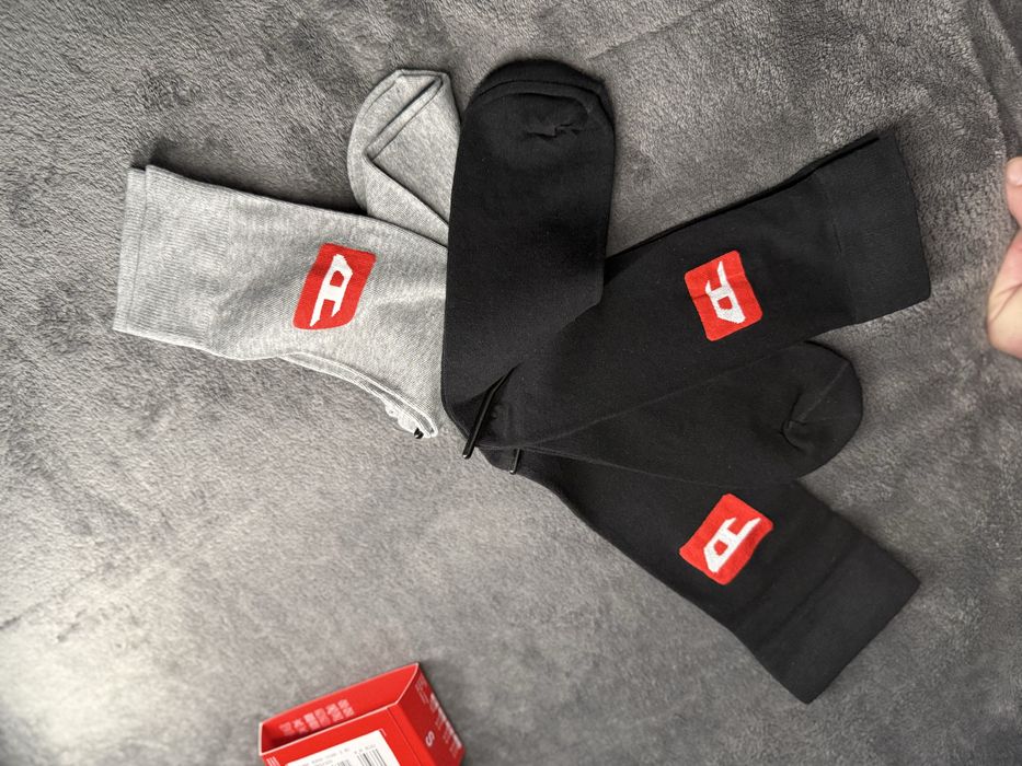 Diesel set 3 sosete barbati gri-negru-negru marimea S noi originale