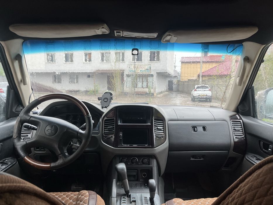 Mitsubishi Montero 2002г