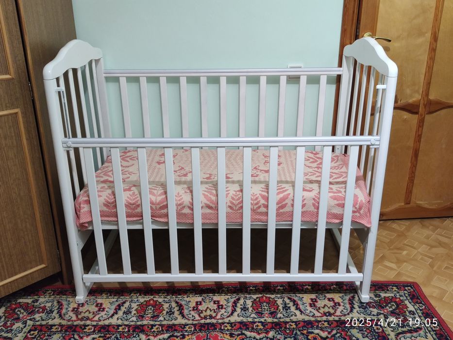 Детская кроватка манеж