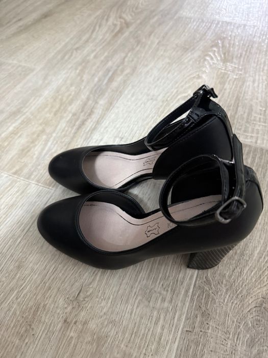 Продам туфли женские