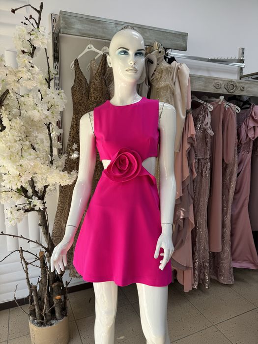 Рокля на Valentino, zara