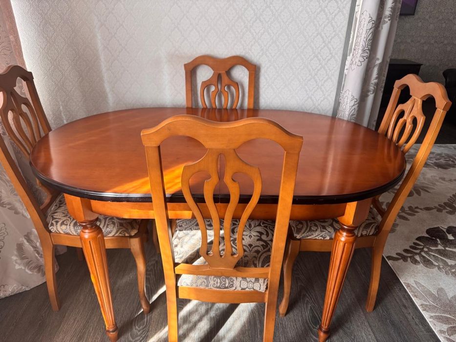 Продам стол+6 стульев