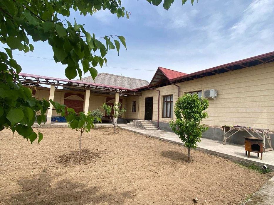 Олмос мах. 7 соток 5 хона ховли сотилади