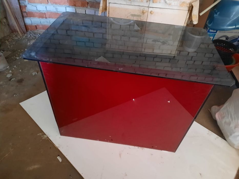 Стол стеклянный прочный