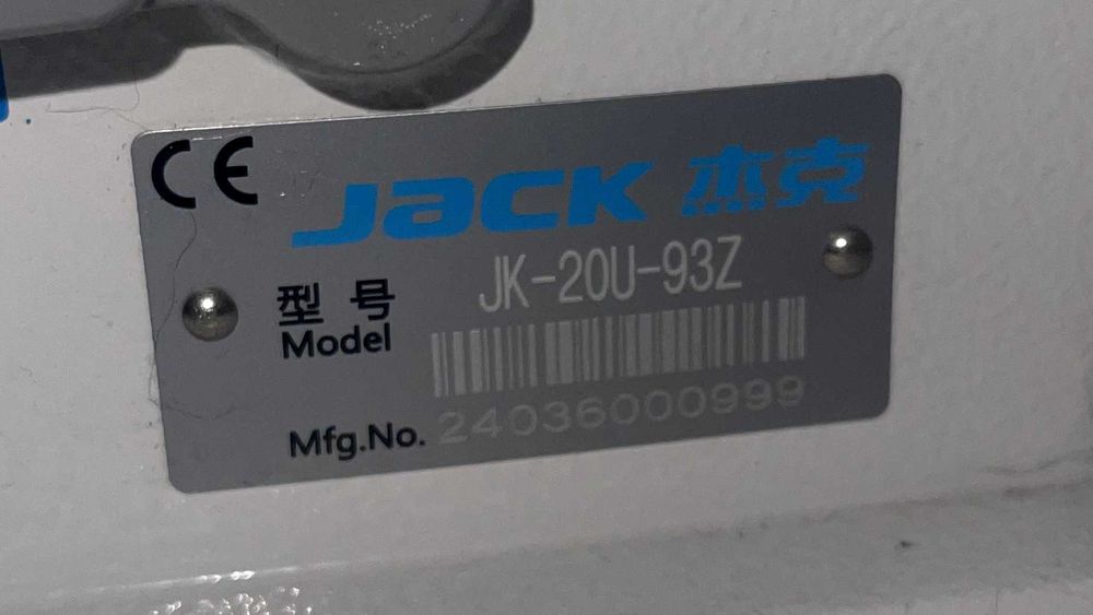 Швейная машинка Jack зиг-заг и прямая строчка.