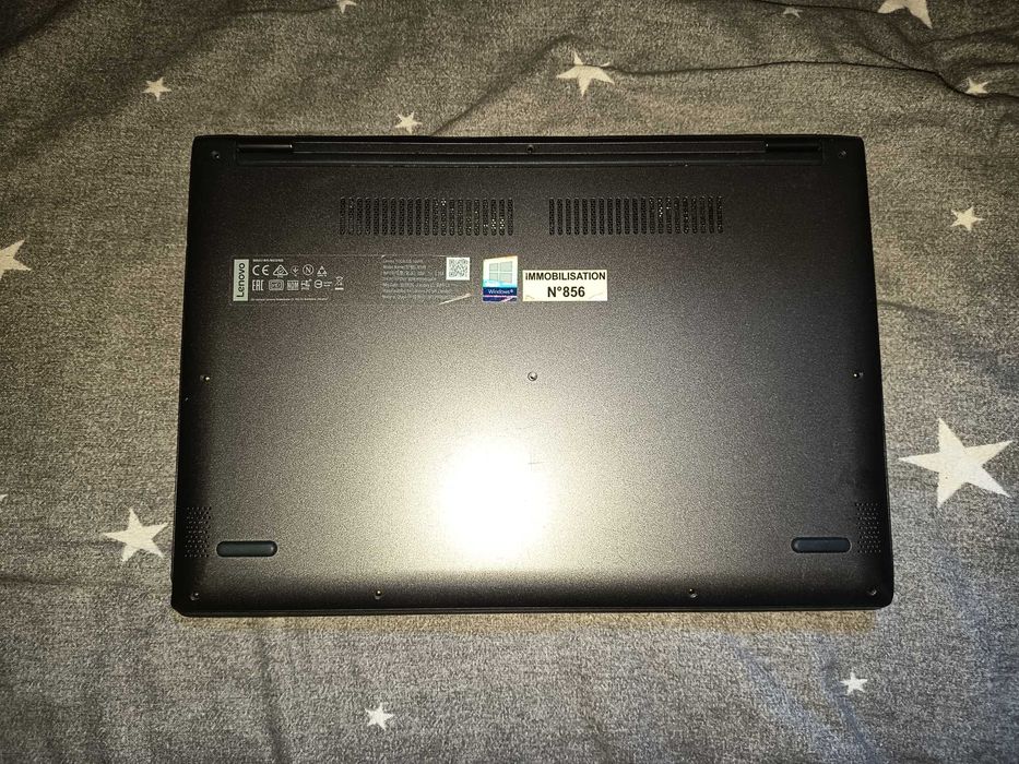 Laptop Lenovo Yoga 530-14ARR, esport gaming ryzen 5 2500u, 4gb ram ddr4, Vega 8, cpu 4 core/8 threads identic cu i7 6700hq
