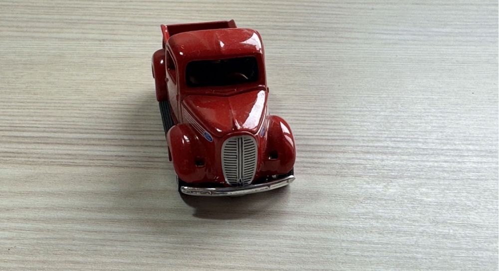 Machete auto 1/60 Johnny Lighting