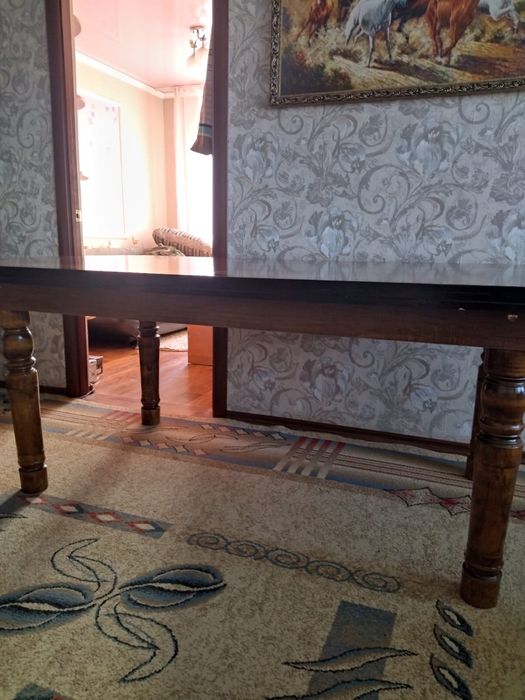 Продаю стол  деревянный