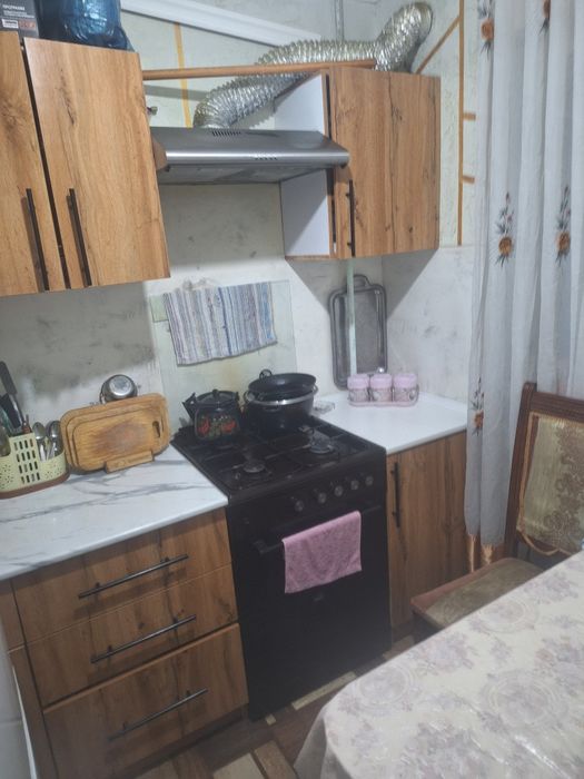 Текистил 11 мактаб олдида 2 хонали