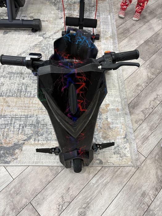 Продаем детскую машину дрифт кар