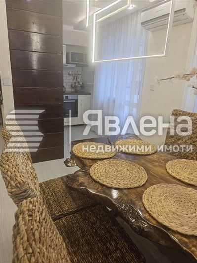 Дава се под наем Тристаен апартамент в Варна, Център - 100 кв.м за 1450 € - Снимка #4