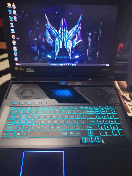 Acer predator helios 700 i7 . 80Gb Ram! Rtx2070placa video 8gb ddr6 vr