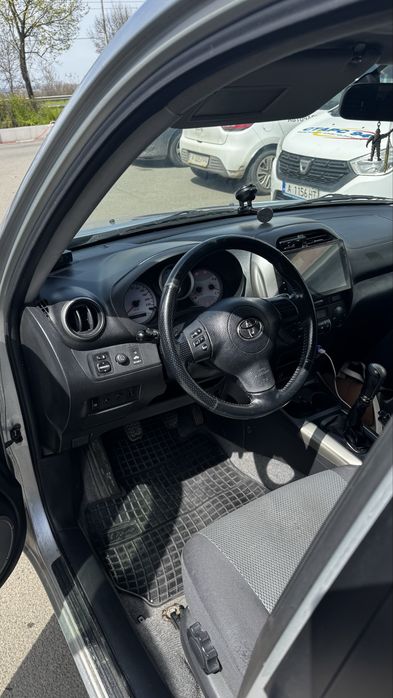 Toyota RAV4.   XA20