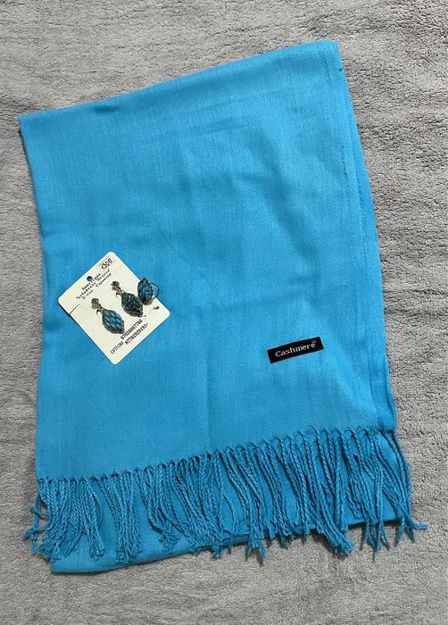 Шарф с сережками новый