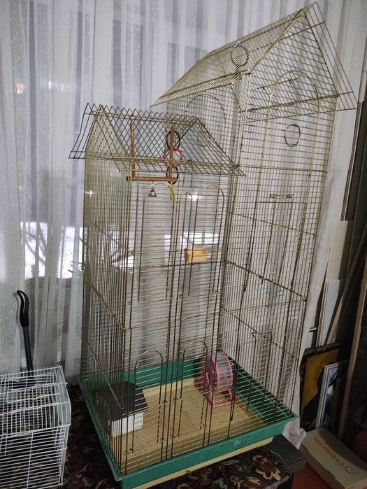 Продам клетку для попугаев