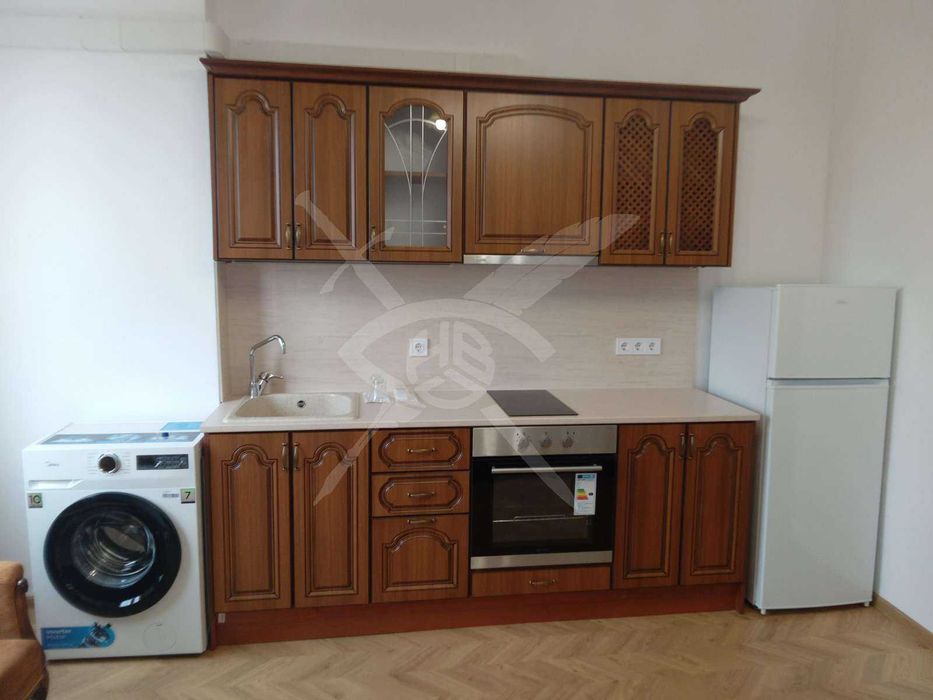 Дава се под наем Двустаен апартамент в Пловдив, Център - 50 кв.м за 448.8 € - Снимка #2