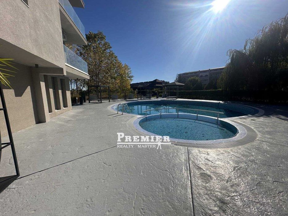 Просторен двустаен апартамент близо до морето